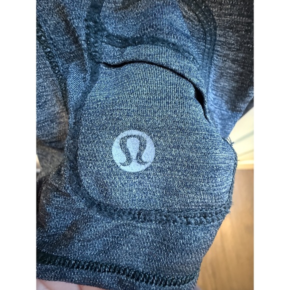 Lululemon Run: Silver Bullet Sleeveless Tech - Picture 7 of 8